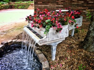 Piano fountain